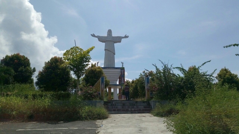 Patung Yesus memberkati di Pulau Mansinam/dokpri