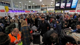 Chaos di bandara Gatwick akibat penutupan. Photo:WVAS 