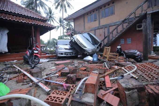 Foto: Dampak Tsunami Banten (Sumber: nasional.kompas.com)