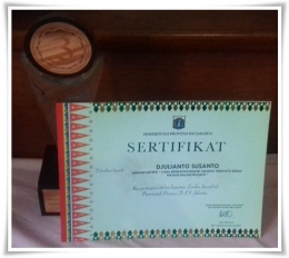 Trofi dan sertifikat Anugerah Jurnalistik (Dokpri) 