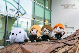Gambar 08. Boneka Harry Potter dkk di Merchandise Store Terminal 3