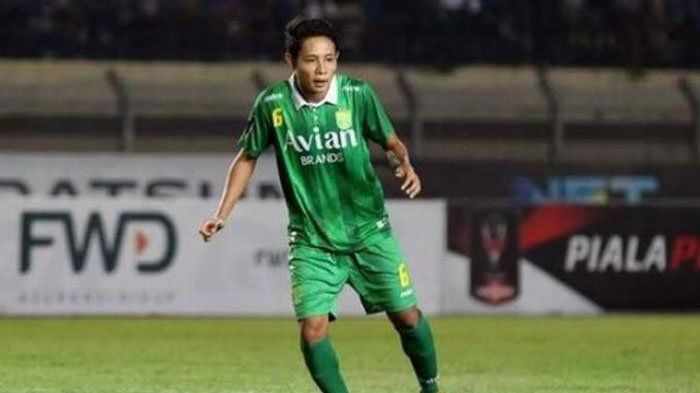 Saat Nasih Brseragam Persebaya Surabaya (Foto : jatim.tribunnews.com)