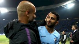 Pep Guardiola dan Mahrez (Foto Mancity.com)