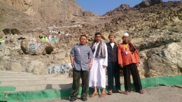 Di saat senggang dapat ziarah ke tempat bersejarah lainnya. Bersama rombongan umrah di Jabal Nur. Dok Saifuddin  