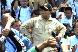 Calon Presiden no urut 02 Prabowo Subianto (tengah) - ANTARA/Arif Firmansyah