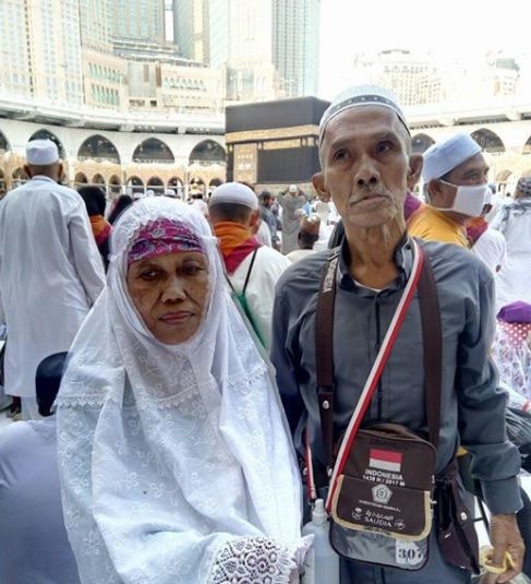 Kedua orang tua tercinta saat menunaikan ibadah haji (sumber: dokpri)