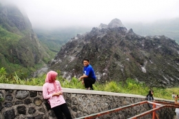 Kawah dengan anak gunung Kelud sebelum meletus | dokpri