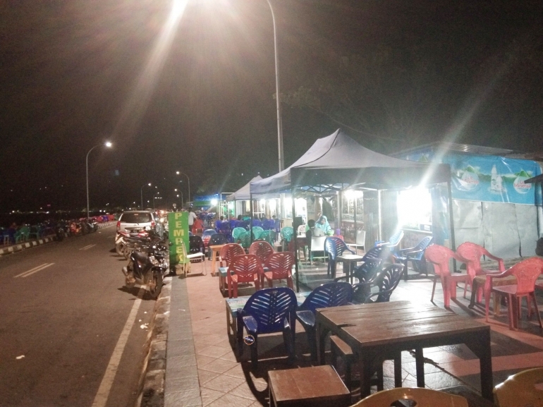 Suasana malam awal tahun di Pantai Seruni Bantaeng (01/01/2019).