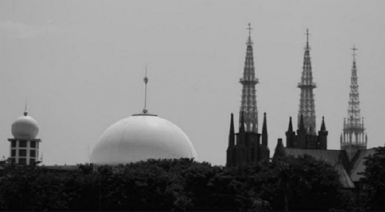 katedral dan istiqlal dari ihtisariislami.com