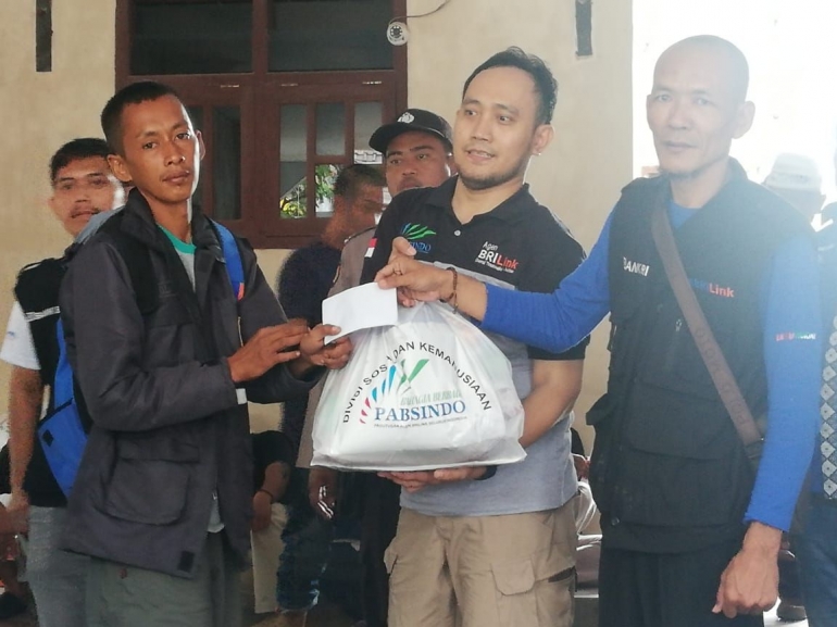 M. Ridwan (tengah) Ketua Divisi Sosial Kemanusiaan Pabsindo/Dokpri