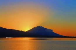  Sunset dengan latar Gunung Boleng foto:simon-nagitana.blogspot.com