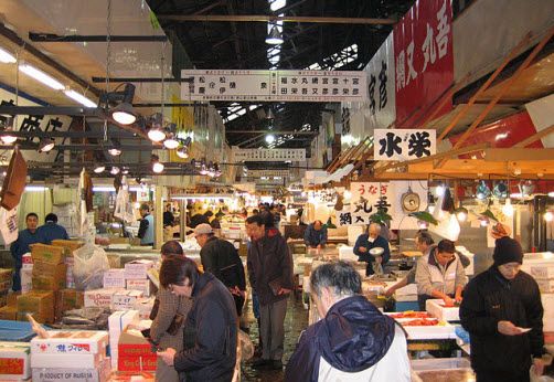 Suasana di pasar Ikan lama Tsukiji. Photo: Global Travel Mate