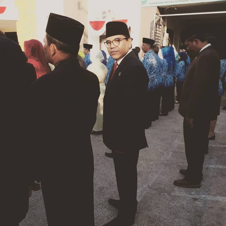 Mengikuti upacara HUT RI ke 73 di Pengadilan Negeri Tipikor Banjarmasin (dok.pri)