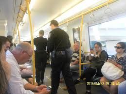 keterangan gambar: Petugas di kereta api di Australia,dilengkapi senjata./dokumentasi pribadi
