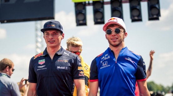 Max Verstappen dan Pierre Gasly| Sumber: www.formula1.com