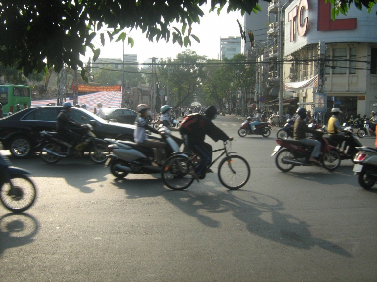 Suasana Pagi di Salah Satu Sudut Ho Chi Minh City, Vietnam - Dokumentasi Pribadi