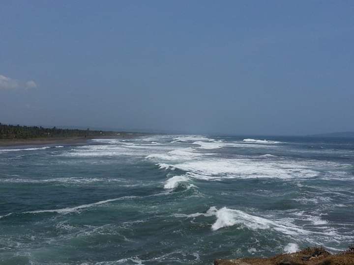 Laut di Batu Hiu Pangandaran Jawa Barat. Photo by Ari