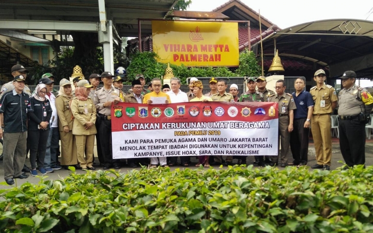 Ciptakan Kerukunan Umat Beragama, FKUB bersama Tokoh Agama, Tokoh Masyarakat dan Tiga Pilar Kecamatan Palmerah Gelar Deklarasi di Wihara Metta Kelurahan Palmerah