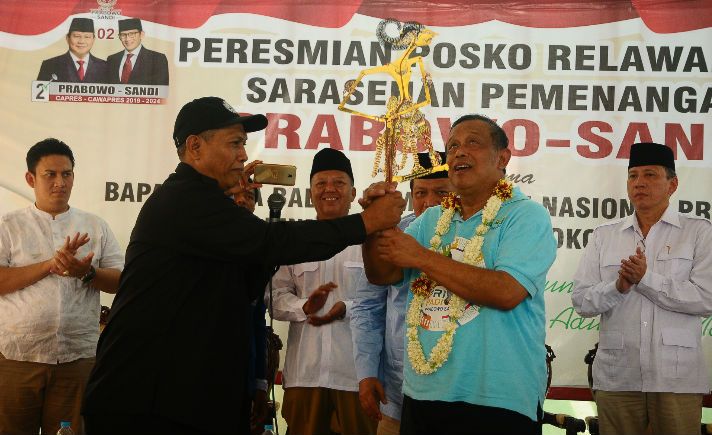 Ketua Badan Pemenangan Nasional Capres dan Cawapres Prabowo-Sandi, Jenderal Purn TNI Djoko Santoso (kedua kanan). (Foto: Antara/Yusuf Nugroho)