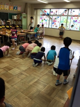 Acara ngepel di sekolah Jepang saat jam istirahat