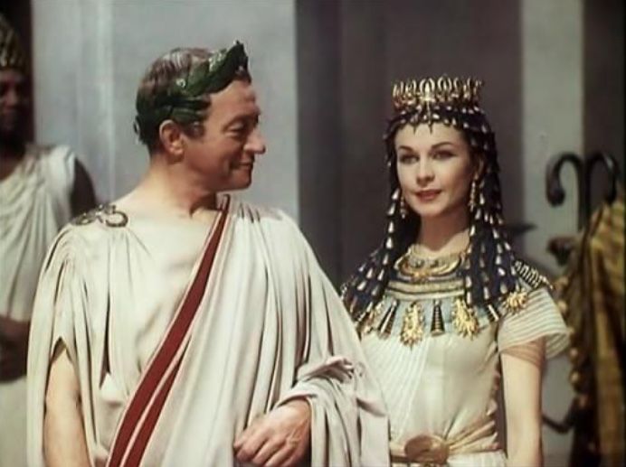 Julius Caesar and Cleopatra.(Sumber: pinterest.com/lauren888)