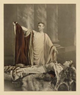 Mark Anthony berorasi saat kematian Julius Caesar.Sumber : pinterest/jan Kadletz