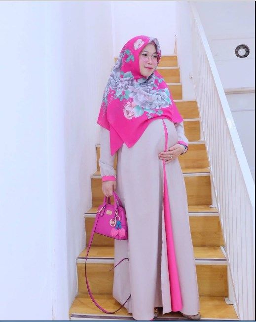 Inspirasi Baju Modis Untuk Ibu Hamil Yang Kece Oleh Yuliantika