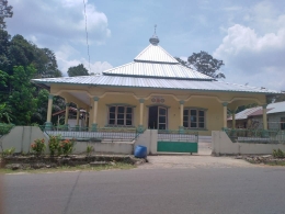 Masjid Baitul Mukmin Desa Peradong yang didirikan pada tahun 1875, oleh Haji Sulaiman 