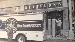 Starbuck's menjadi salah satu pemain penting dalam era Second Wave Coffee. Sumber Gambar: BBC