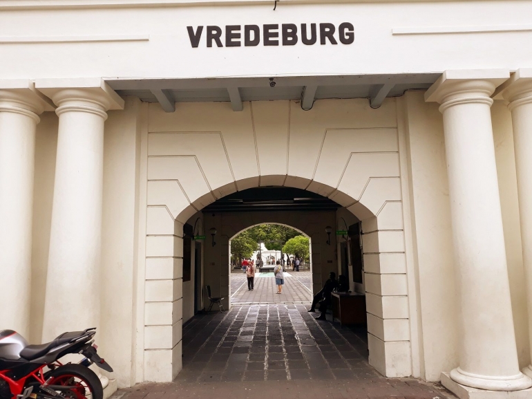 Gerbang Benteng Vredeburg (foto pribadi)