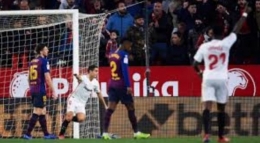 Sevilla menekuk Barcelona dengan skor 2-0(dok: ESPN.com)