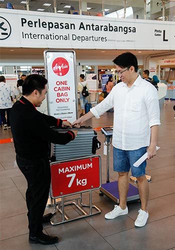 Alat mengukur tas kabin (dok airasia.com)