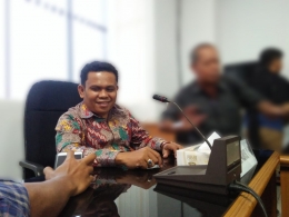 Wakil Ketua DPRD Kabupaten Tanah Bumbu, H. Hasanuddin, S.Ag, saat memberikan keterangan (21/01)