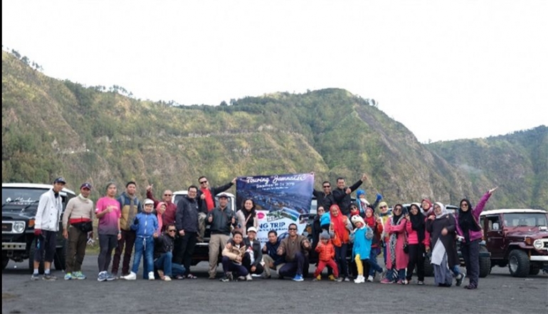 Peserta Jamnas berfoto di wilayah Bromo -- Jawa Timur