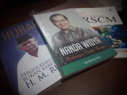 Beberapa buku yang saya kerjakan sebagai penulis jasa (Foto: Bambang Trim)