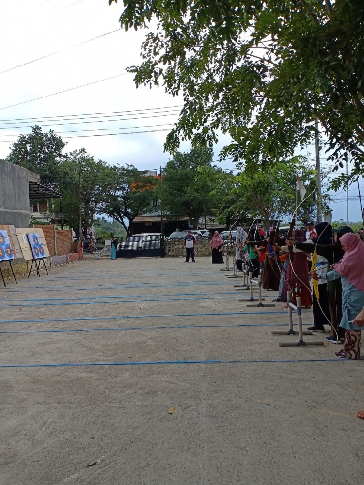 Emak-emak Memanah (Foto: Dokumen Pribadi)