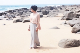 Outfit untuk ke Pantai Khusus Hijabers (Sumber : veiledbeauty.co.za)