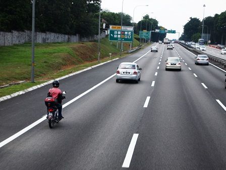 Sepeda Motor Melintasi Jalan Tol di Negeri Jiran (Dokpri)