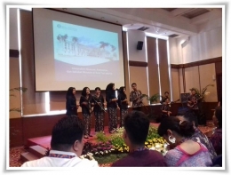 Karyawan Museum Bank Indonesia menyanyikan jingle Museum Bank Indonesia (Dokpri)