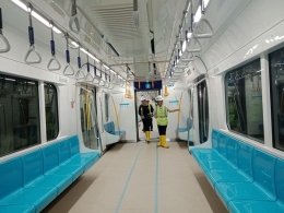 Dalam gerbong MRT Jakarta - Ratangga/dokpri