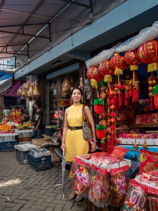 Di Keramaian Pasar Lama-Tangerang. Sumber: Dok. Pribadi.