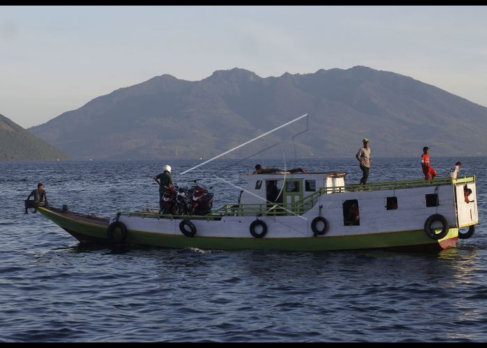 Kapal penyeberangan Tobilota (dokpri)