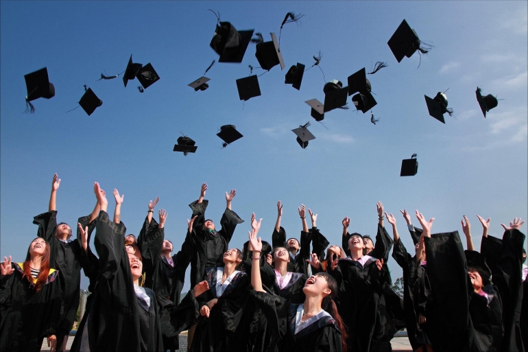 Pendidikan tinggi bukan jaminan kesuksesan (Sumber: pixabay.com)
