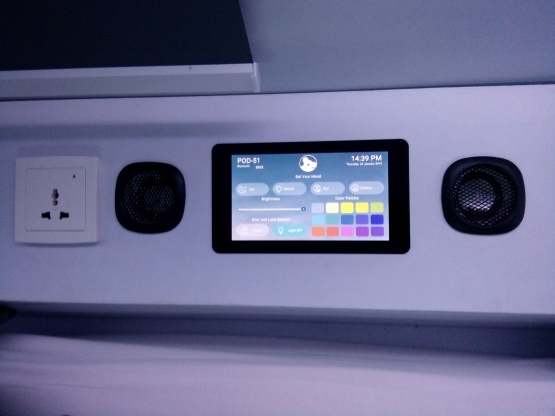 Monitor panel yang memiliki fungsi untuk mengatur pencahayaan di dalam kamar (Dok.pribadi)
