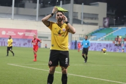 Selebrasi penyerang Persija Jakarta, Marko Simic, seusai mencetak gol ke gawang Home United (Foto: @Persija_JKT)