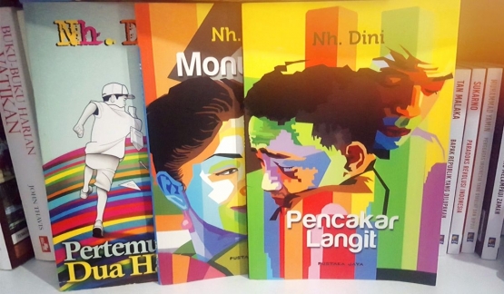 Sebagian karya lawas Nh. Dini (dok. pri).