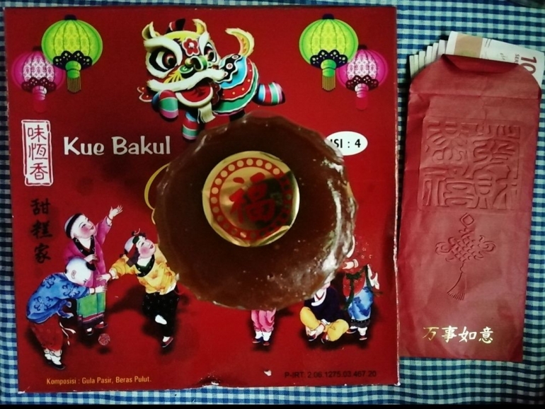 Kue Keranjang dan Amplop Merah (dok. pri.) 