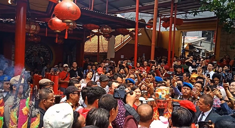 Suasana meriahnya tradisi Imlek di Vihara Dharma Bhakti, Petak Sembilan, Glodok, Tamansari, Jakarta Barat. (Foto Ganendra)