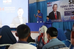 Pertemuan SBY dengan masyarakat tasikmalaya dalam rangka menjemput aspirasi dan sosialisasi 14 Prioritas Demokrat. Bagian dari sistem navigasi (GPS) Partai Demokrat. Sumber: www.initasik.com
