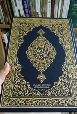Al-Quran Gratis yang penulis dapatkan dari Stand Buku Arab Saudi (dokumentasi pribadi)